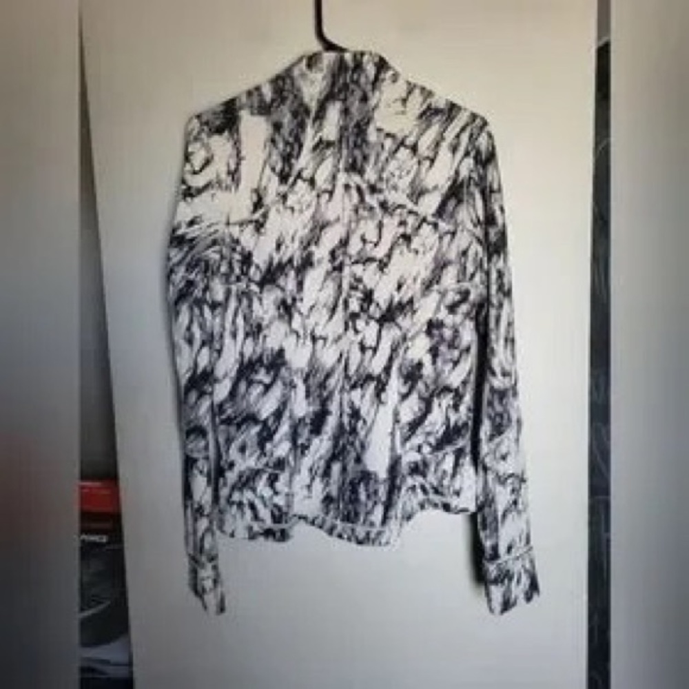 Women's Black & White Marble-Print Zip Jacket - Picture 2 of 5
